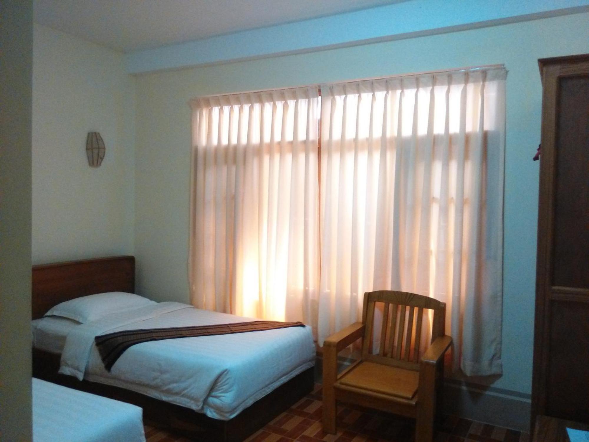Inle Star Hotel Няунг Шве Стая снимка