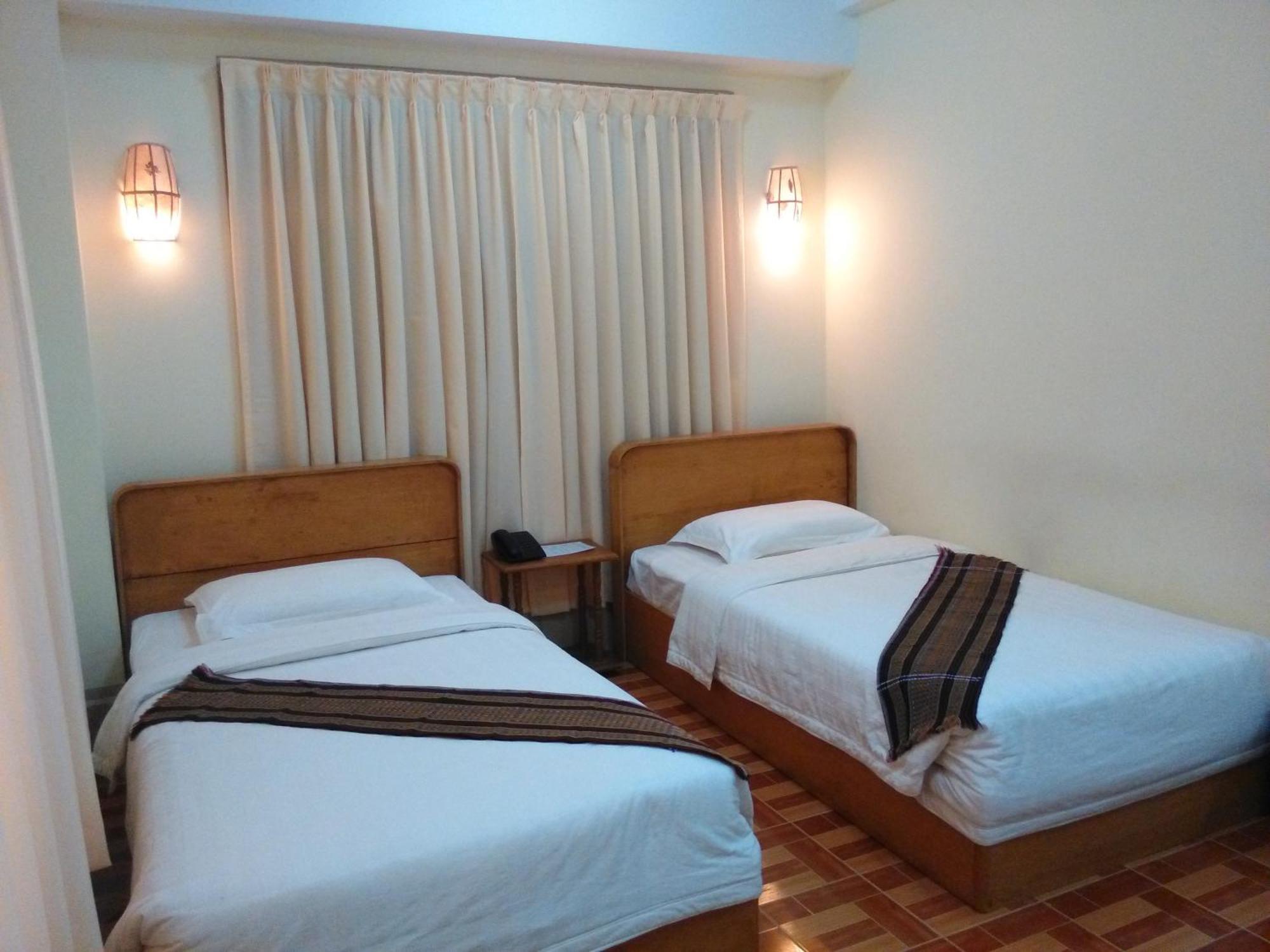 Inle Star Hotel Няунг Шве Стая снимка