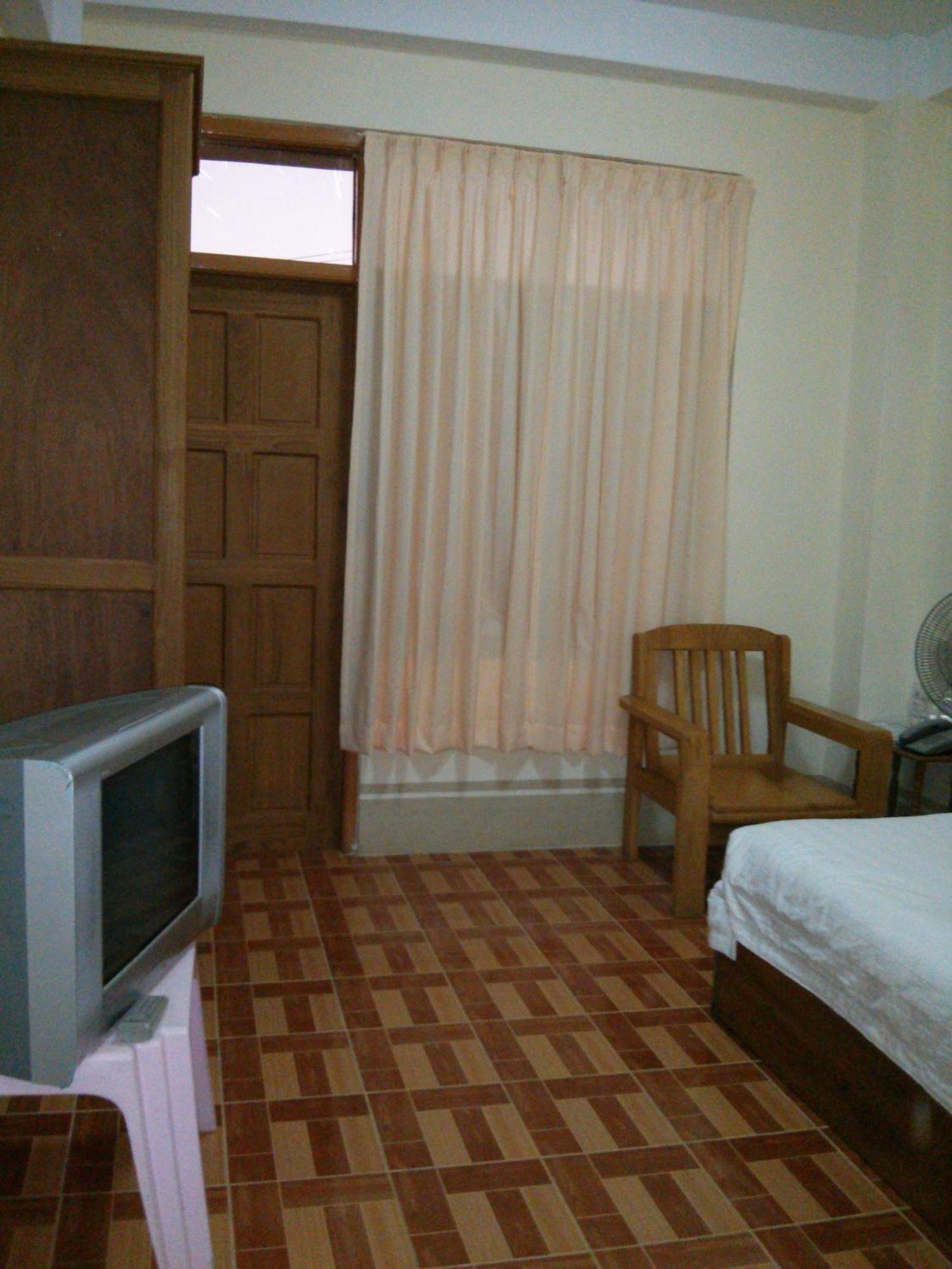 Inle Star Hotel Няунг Шве Стая снимка