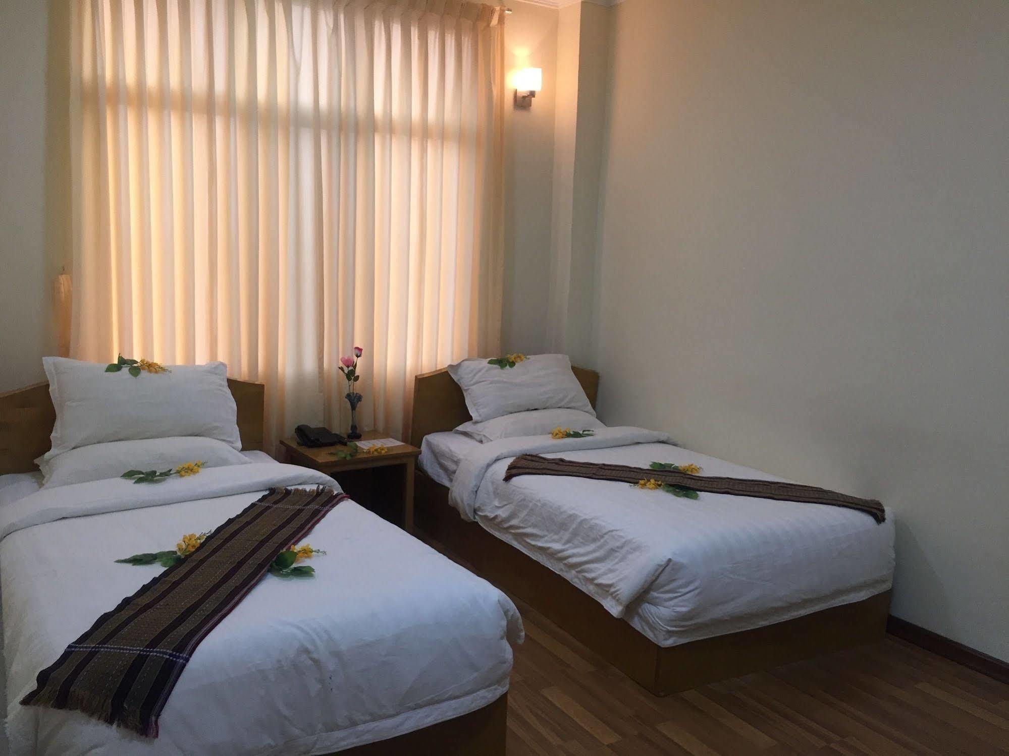 Inle Star Hotel Няунг Шве Екстериор снимка