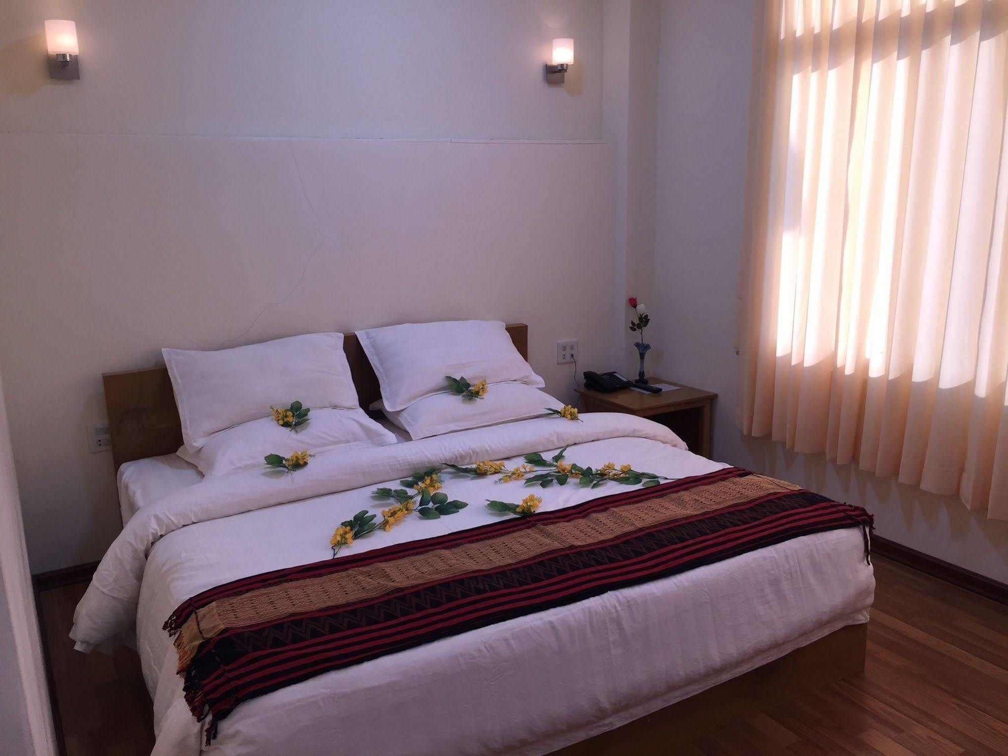 Inle Star Hotel Няунг Шве Екстериор снимка